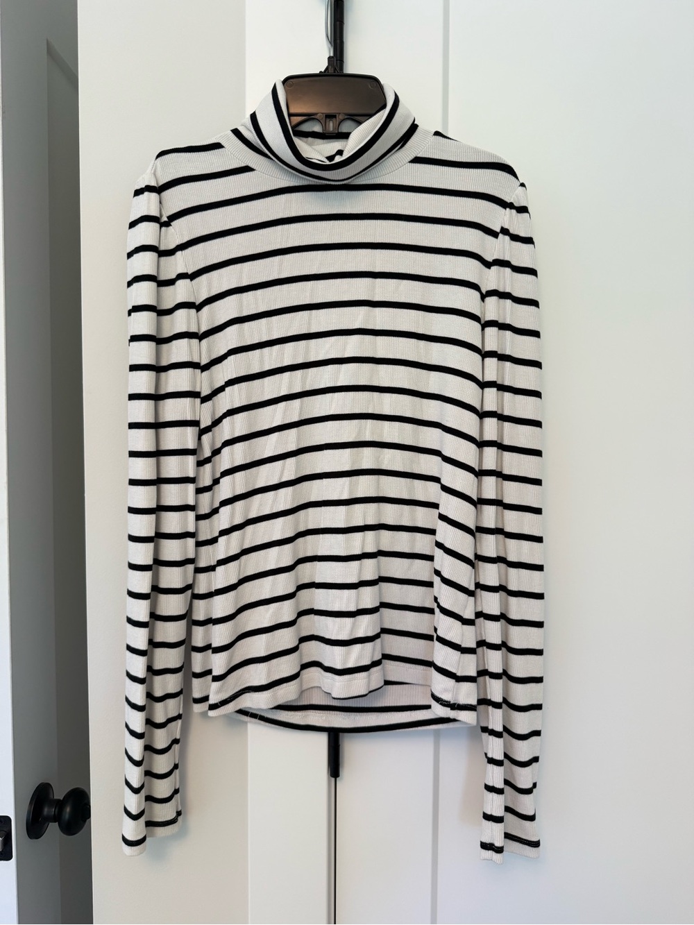Evereve Black & White Striped Turtleneck Long Sleeve Top